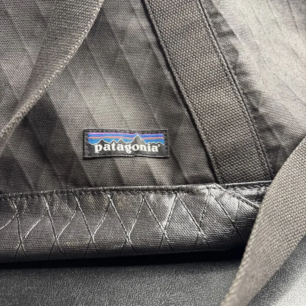 Patagonia 42L Stand Up Duffel Weekender Bag Black Organic Cotton Canvas + Strap
